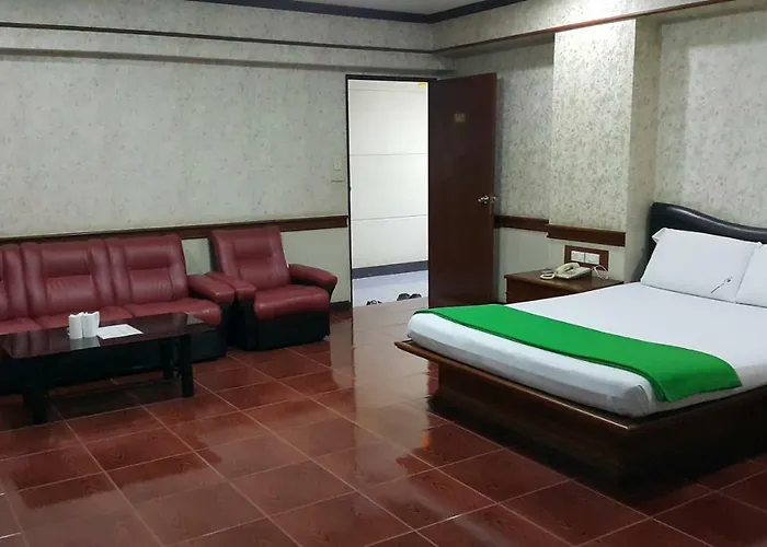 West Wing Mansion 3* 曼谷